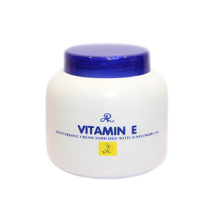 Moisturizing Cream with Vitamin (E) and minerals (Aron) - 200g.