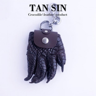 Crocodile foot keychain (TAN SIN) - 1 pc.